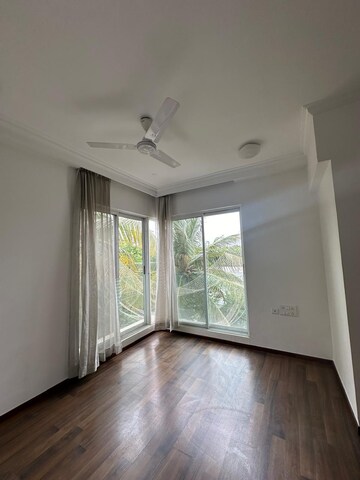 Room in 4 BHK Apartment at Epsilon Villa Plot, Yemalur – for Rent