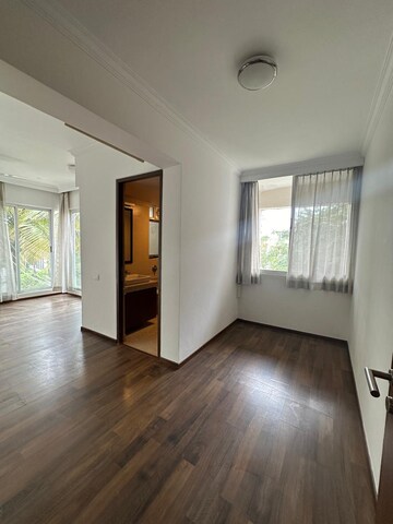Room in 4 BHK Apartment at Epsilon Villa Plot, Yemalur – for Rent