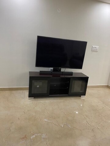 Furnished Amenities in 4 BHK Builder Floor at Sushant Lok 2, Sector 57 – for Rent