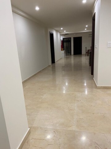 Room in 4 BHK Builder Floor at Sushant Lok 2, Sector 57 – for Rent
