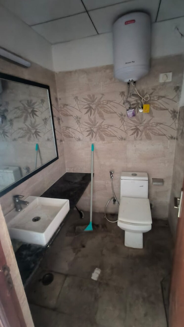 Bathroom, paramount-golfforeste 1 RK 435 Sq.Ft. Apartment In Zeta I Greater Noida Greater Noida 9063702