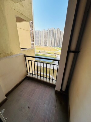 Room in 2 BHK Apartment at Amrapali Golf Homes, Haibatpur – for Sale