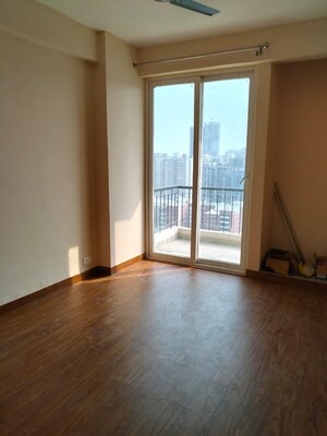 2 BHK Apartment For Sale in Amrapali Golf Homes, Haibatpur