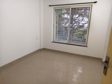 Room in 2 BHK Apartment at Giridhar Oasis, Kharadi – for Rent