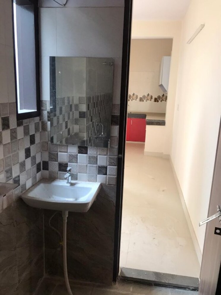 Other, sector 51 1 RK 350 Sq.Ft. Apartment In Sector 51 Gurgaon 9063201