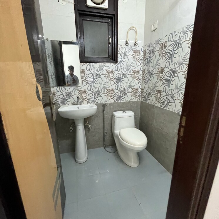 Bathroom, saket 1 Bedroom 450 Sq.Ft. Builder Floor In Saket Delhi 9063758