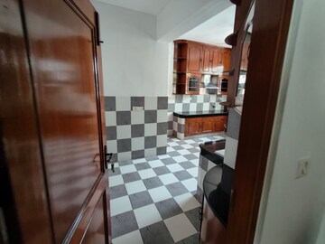Bathroom in 3.5 BHK Independent House at Ansal Sushant Apartments, Sushant Lok I – for Rent