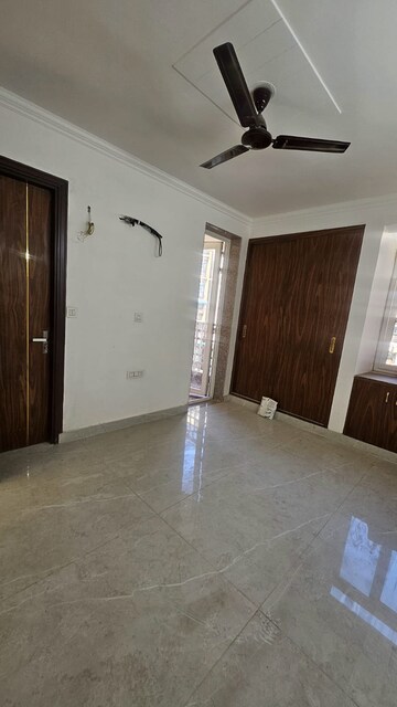 Room in 3 BHK Apartment at Sector 11 Dwarka – for Rent