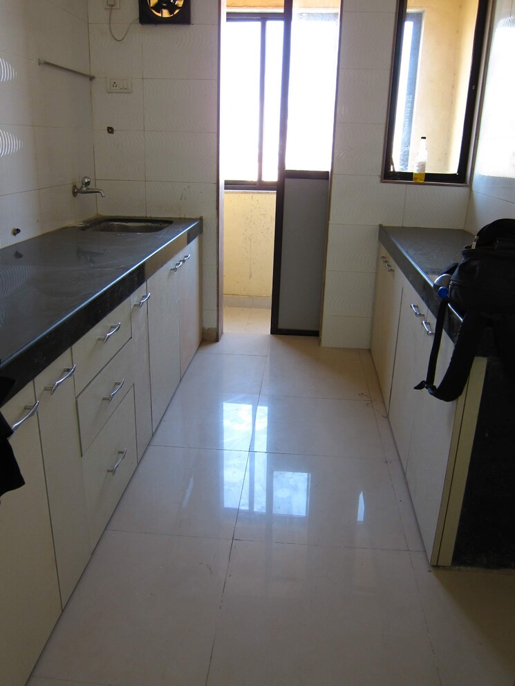 Kitchen, thane east 2.5 Bedroom 1250 Sq.Ft. Apartment In Thane East Thane 9061120