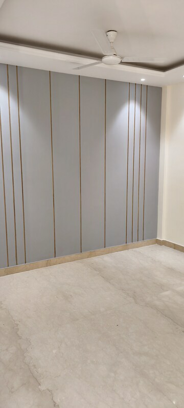 Room in 2 BHK Builder Floor at Lajpat Nagar – for Rent