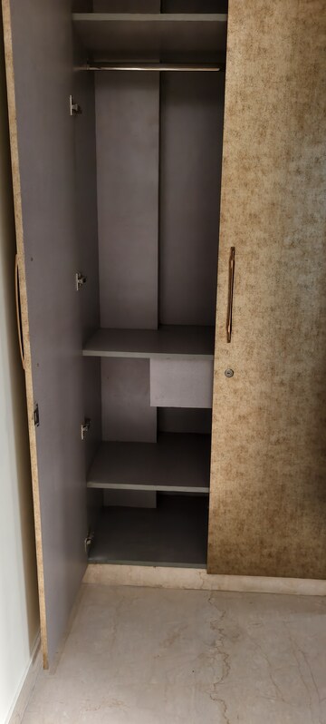 Furnished Amenities in 2 BHK Builder Floor at Lajpat Nagar – for Rent