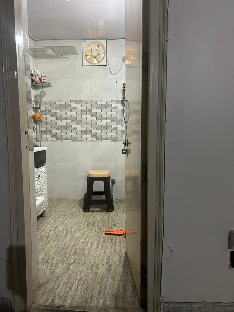 Bathroom, sector 9 2 Bedroom 1050 Sq.Ft. Builder Floor In Sector 9 Faridabad 9063814