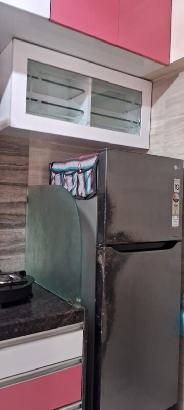 Furnished Amenities in 2 BHK Apartment at Vile Parle East – for Rent