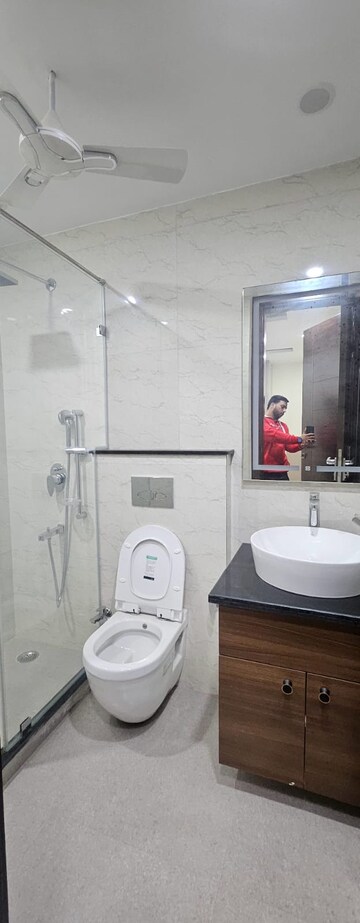 Bathroom in 3 BHK Builder Floor at Sector 12 Dwarka – for Rent