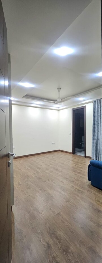 Room in 3 BHK Builder Floor at Sector 12 Dwarka – for Rent