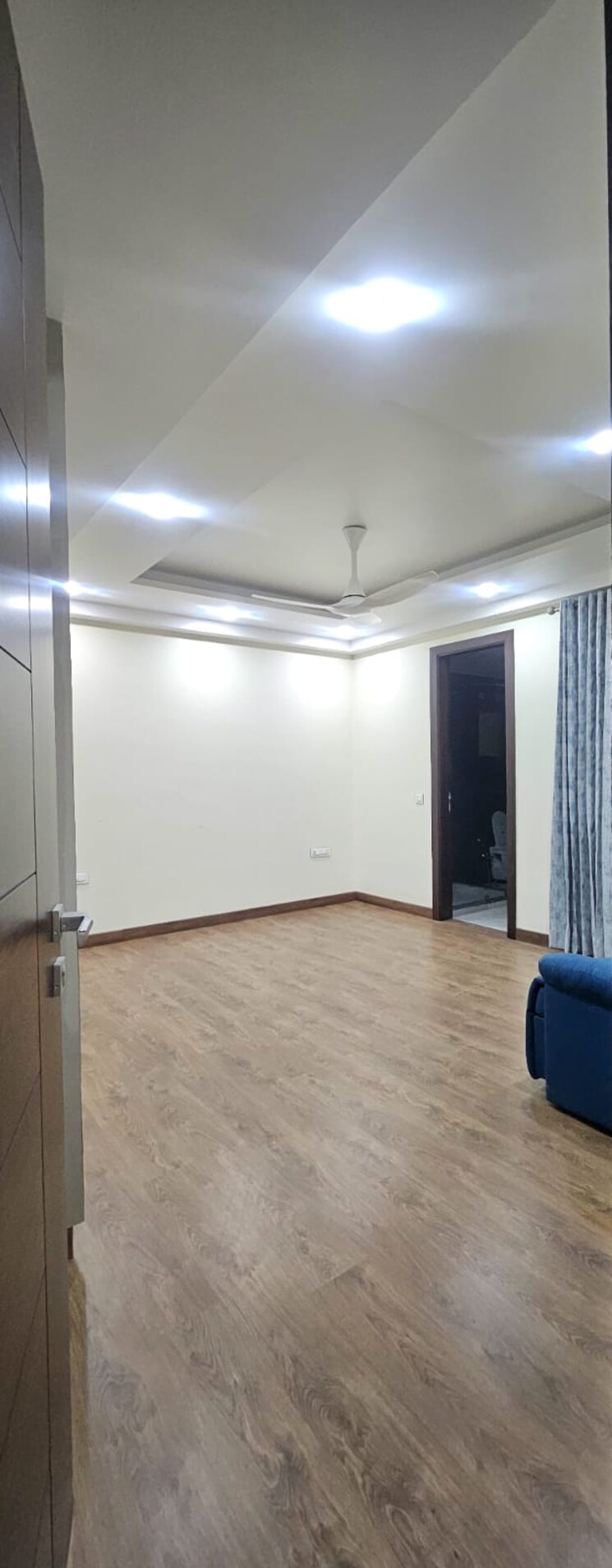 Room, sector 12 dwarka 3 Bedroom 1300 Sq.Ft. Builder Floor In Sector 12 Dwarka Delhi 9063833