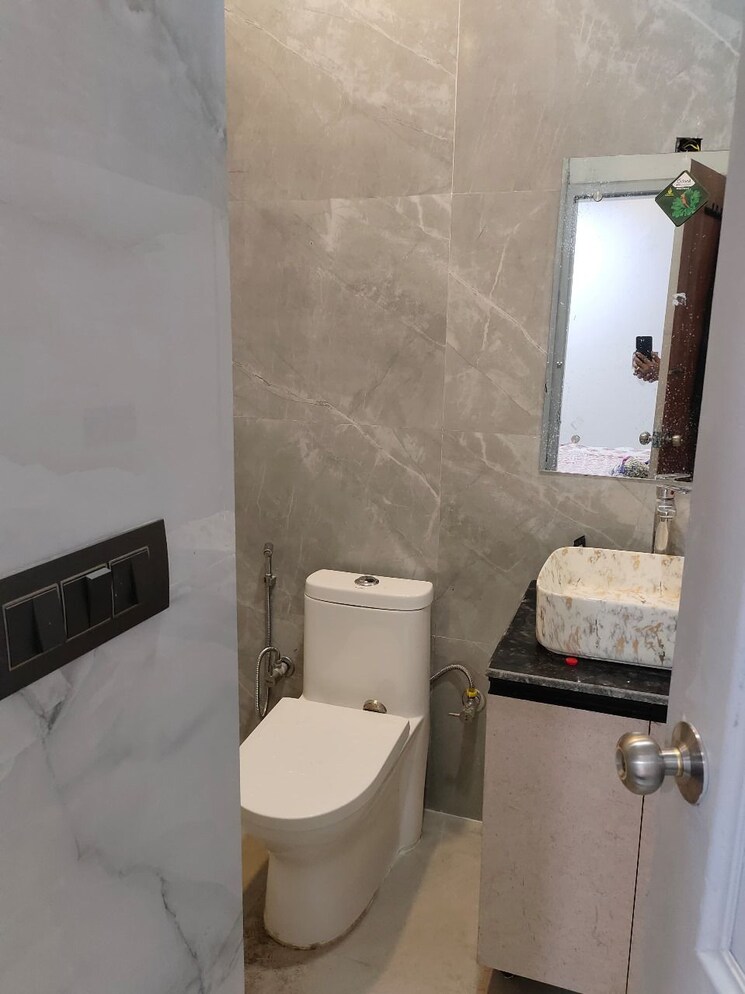Bathroom, alpha-1-rwa 2 Bedroom 600 Sq.Ft. Independent House In Alpha 1 Greater Noida Greater Noida 9063868