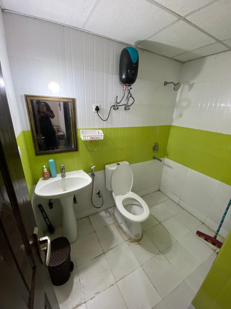 Team Area, supertech-cape-town 2 Bedroom 930 Sq.Ft. Apartment In Sector 74 Noida 9063881