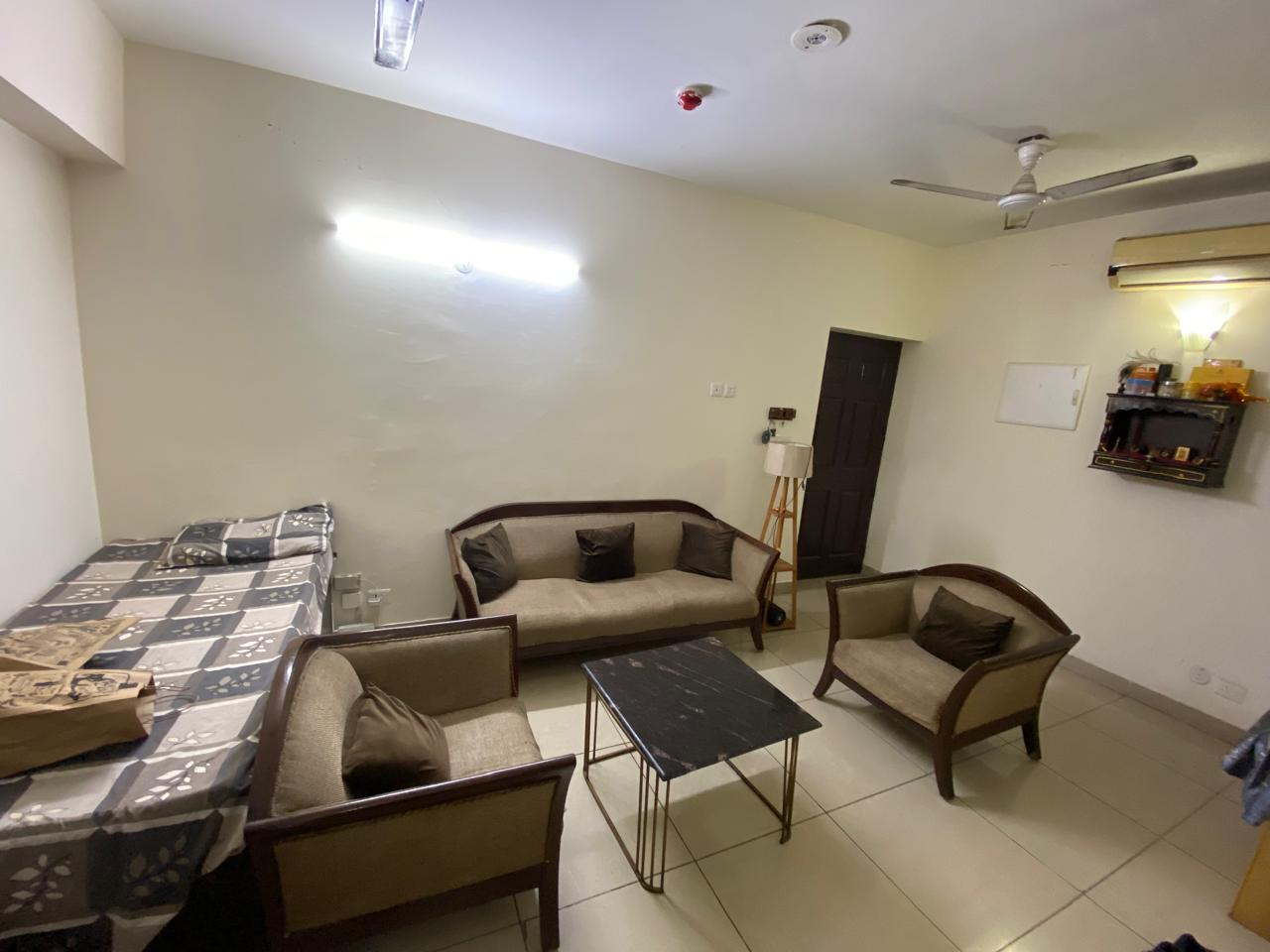 2 BHK + Extra Room Apartment For Rent in Supertech Cape Town