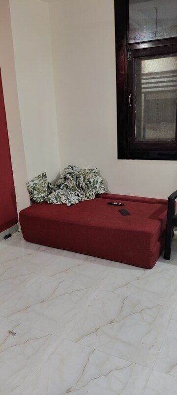 Bedroom in 3 BHK Builder Floor at Sector 44 – for Rent