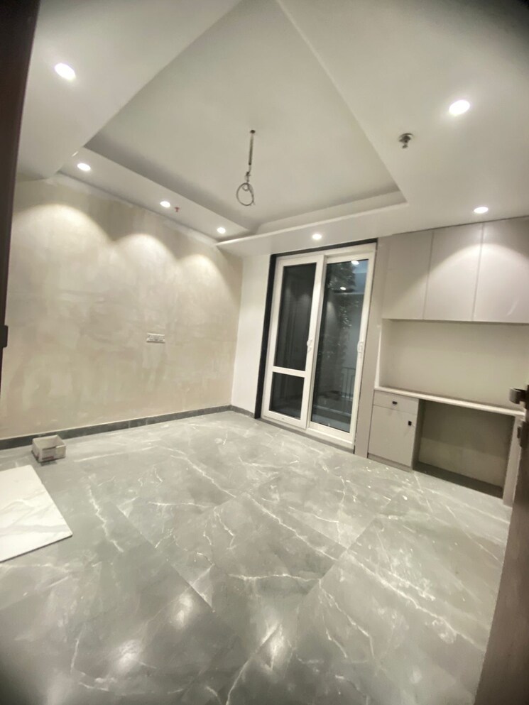 Room, sector 17 dwarka 3 Bedroom 1300 Sq.Ft. Builder Floor In Sector 17 Dwarka Delhi 9063900