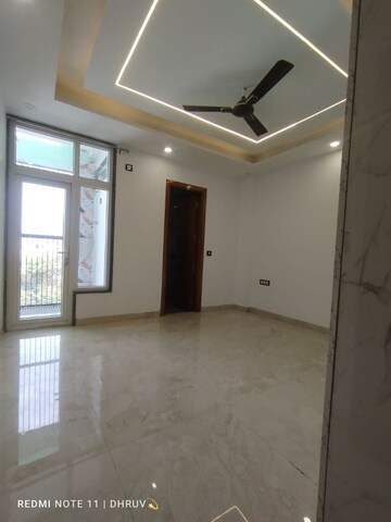 Room in 3 BHK Builder Floor at Sector 17 Dwarka – for Rent