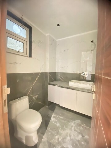Bathroom in 3 BHK Builder Floor at Sector 17 Dwarka – for Rent