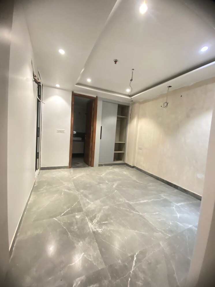 Room, sector 17 dwarka 3 Bedroom 1300 Sq.Ft. Builder Floor In Sector 17 Dwarka Delhi 9063900