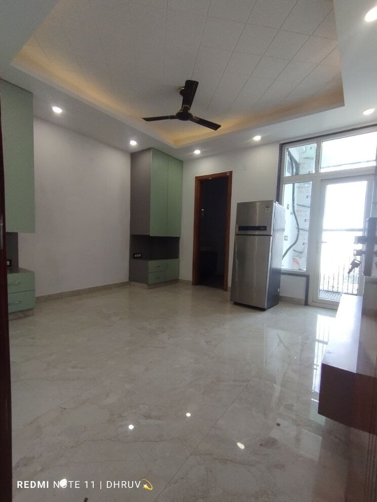 Room, sector 17 dwarka 3 Bedroom 1300 Sq.Ft. Builder Floor In Sector 17 Dwarka Delhi 9063900