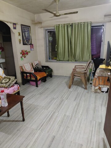 Team Area in 1 BHK Apartment at Dahisar East – for Sale