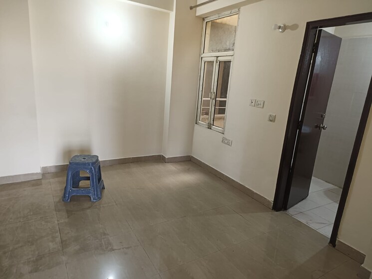 Room, alpha-1-rwa 2.5 Bedroom 600 Sq.Ft. Independent House In Alpha 1 Greater Noida Greater Noida 9063925