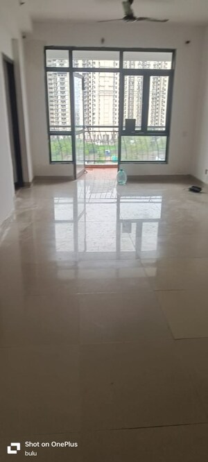 Room in 3 BHK Apartment at Amrapali Zodiac, Sector 120 – for Sale