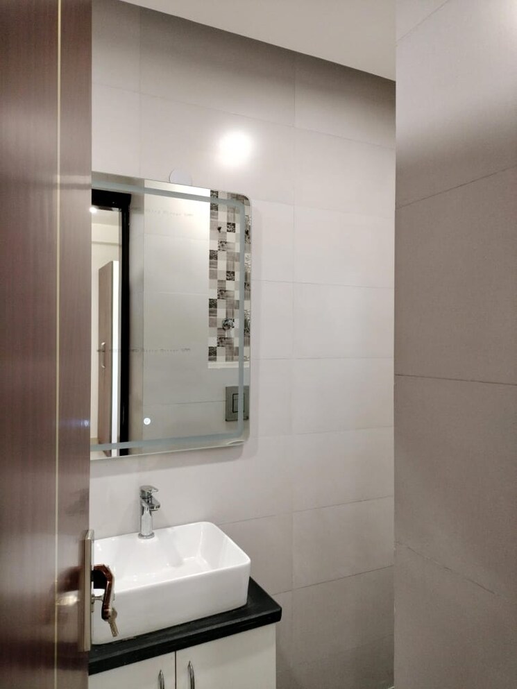 Bathroom, sector 17 dwarka 3 Bedroom 1300 Sq.Ft. Builder Floor In Sector 17 Dwarka Delhi 9063958