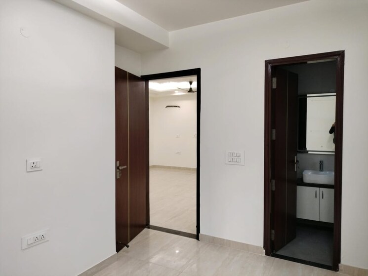 Room, sector 17 dwarka 3 Bedroom 1300 Sq.Ft. Builder Floor In Sector 17 Dwarka Delhi 9063958
