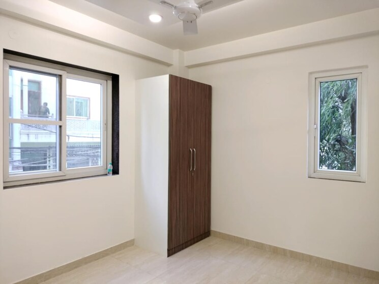 Room, sector 17 dwarka 3 Bedroom 1300 Sq.Ft. Builder Floor In Sector 17 Dwarka Delhi 9063958