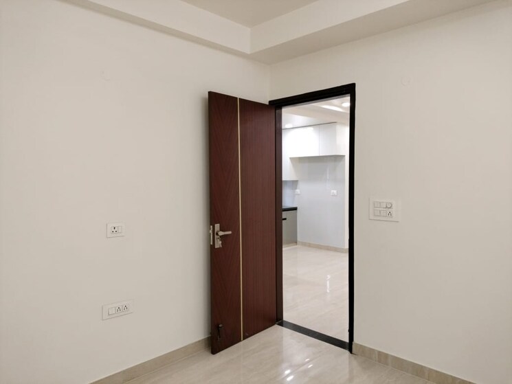 Room, sector 17 dwarka 3 Bedroom 1300 Sq.Ft. Builder Floor In Sector 17 Dwarka Delhi 9063958