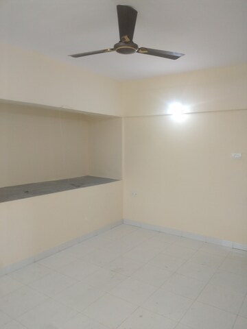 Room in 3 BHK Apartment at Gera Emerald City, Kharadi – for Rent