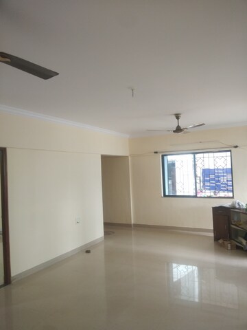 Room in 3 BHK Apartment at Gera Emerald City, Kharadi – for Rent