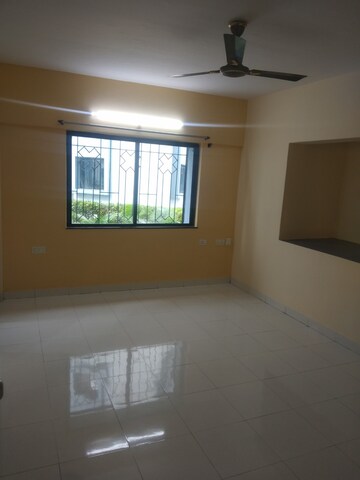Room in 3 BHK Apartment at Gera Emerald City, Kharadi – for Rent