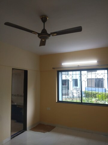 Room in 3 BHK Apartment at Gera Emerald City, Kharadi – for Rent