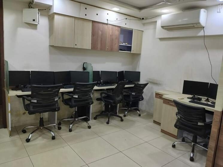 Team Area, true-westgate-business-bay Commercial Office Space 685 Sq.Ft. In Makarba Ahmedabad 9063959