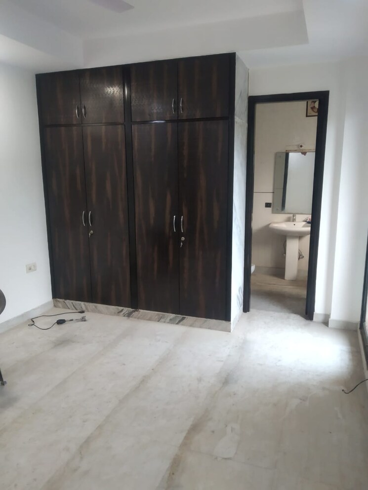Room, rajouri garden 2 Bedroom 166 Sq.Yd. Builder Floor In Rajouri Garden Delhi 9064074