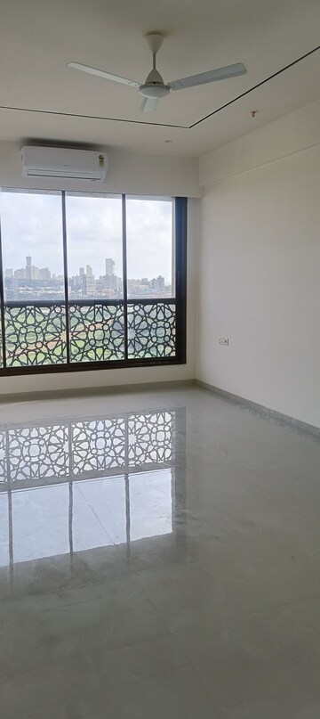 Room in 2 BHK Apartment at Alamdar The Auro, Lower Parel – for Rent