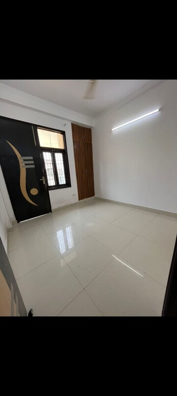 Room in 2 BHK Builder Floor at Saket – for Rent