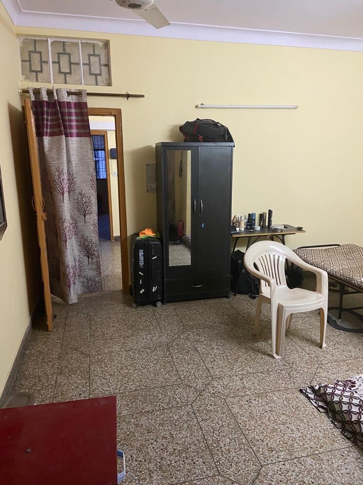 Gym, lajpat nagar ii 1 Bedroom 800 Sq.Ft. Builder Floor In Lajpat Nagar ii Delhi 9064041