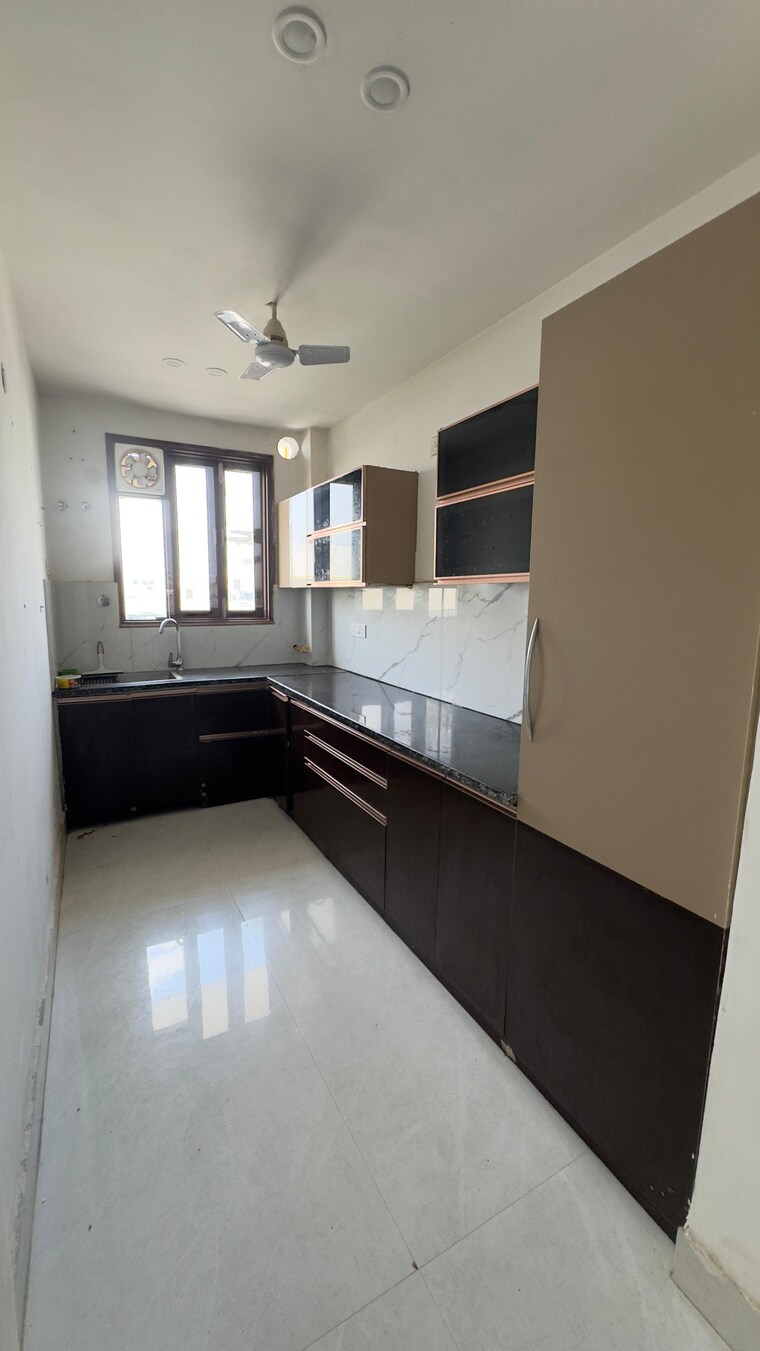 Kitchen, palm-residency-chhatarpur 3 Bedroom 1500 Sq.Ft. Builder Floor In Chattarpur Delhi 9064071