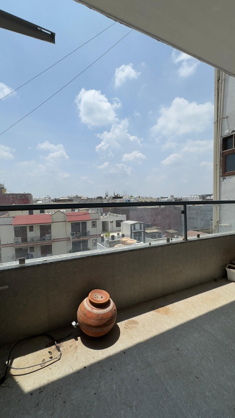 Balcony, palm-residency-chhatarpur 3 Bedroom 1500 Sq.Ft. Builder Floor In Chattarpur Delhi 9064071