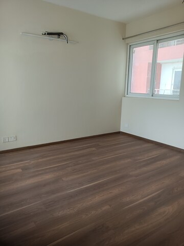 Room in 3 BHK Apartment at Lotus Panache, Sector 110 – for Rent