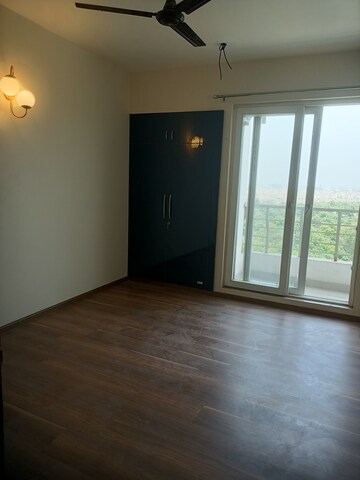 Room in 3 BHK Apartment at Lotus Panache, Sector 110 – for Rent