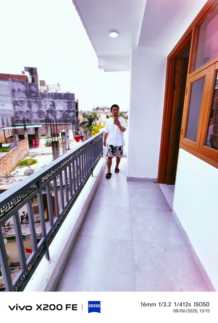 Balcony, freedom fighters enclave 1 Bedroom 550 Sq.Ft. Builder Floor In Freedom Fighters Enclave Delhi 9064091